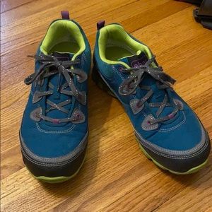 ahnu montara hiking shoes